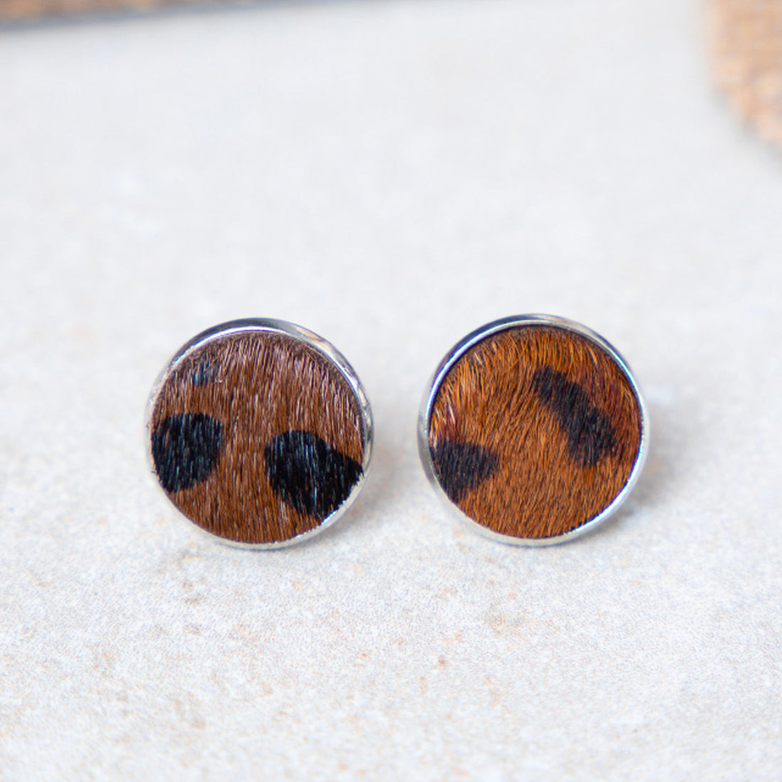 Round Studs, Brown Cheetah