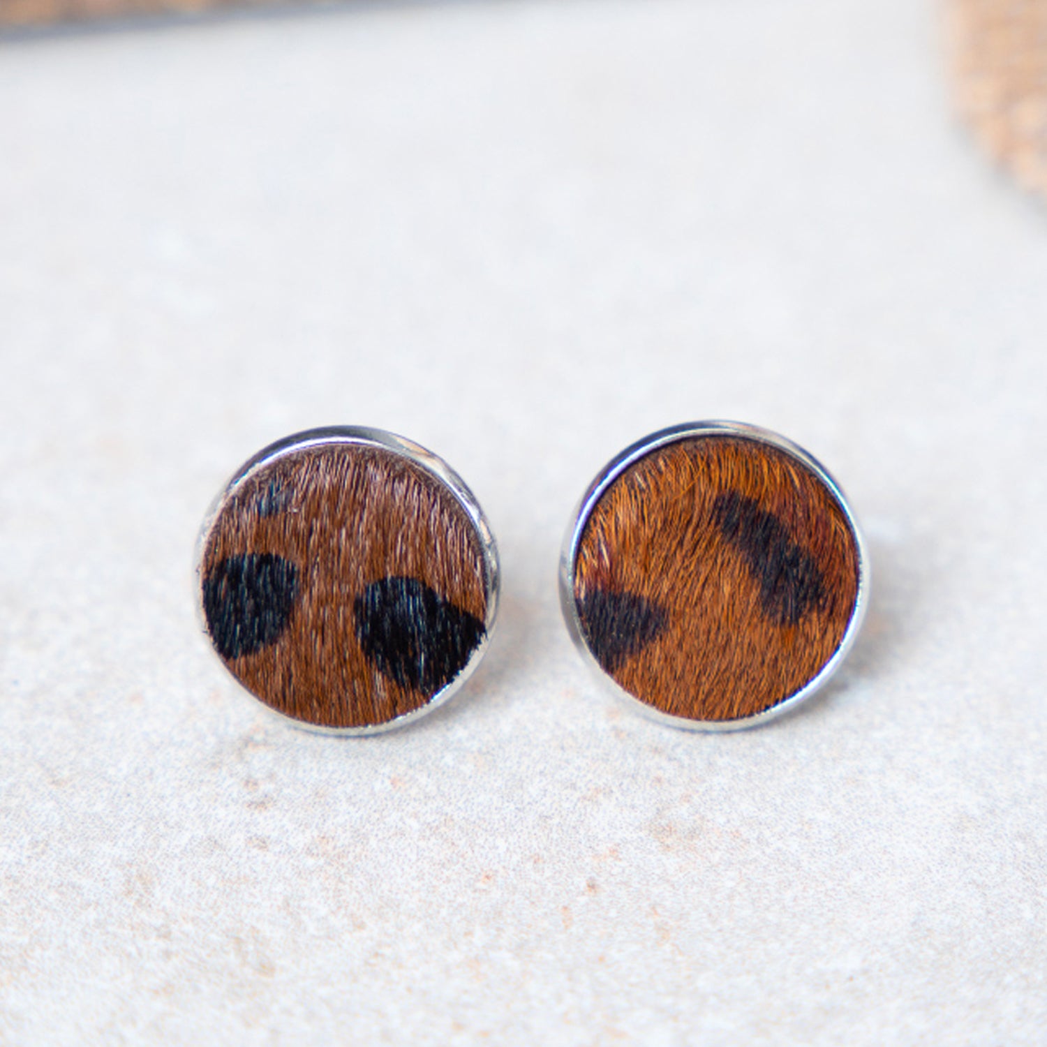 Round Studs, Brown Cheetah