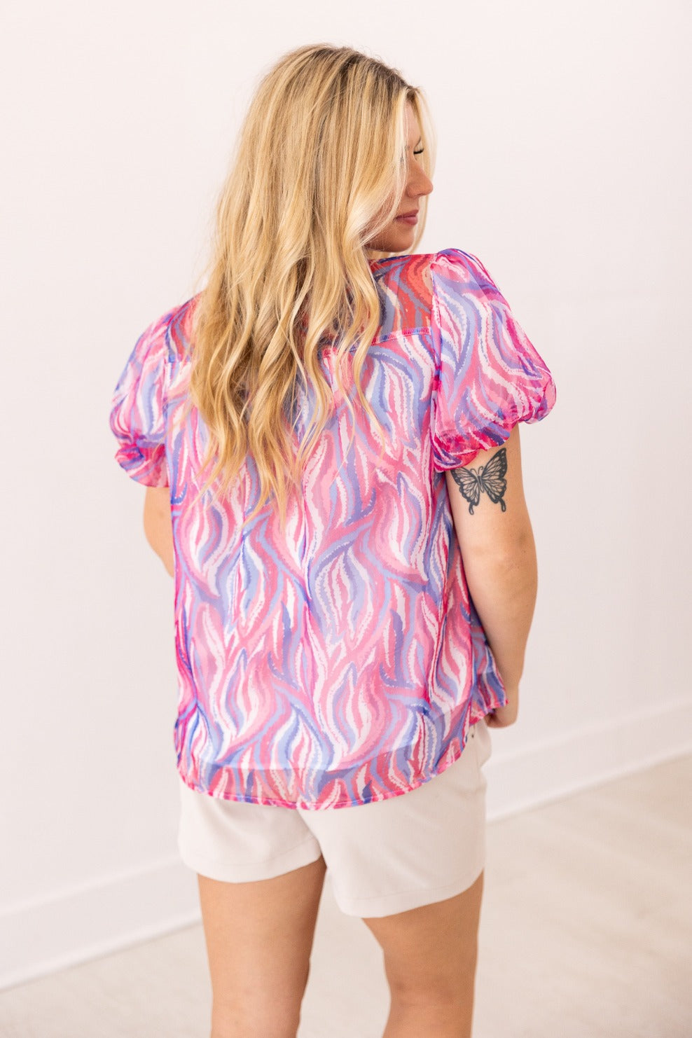 Abstract Stripe Puff Sleeve Blouse