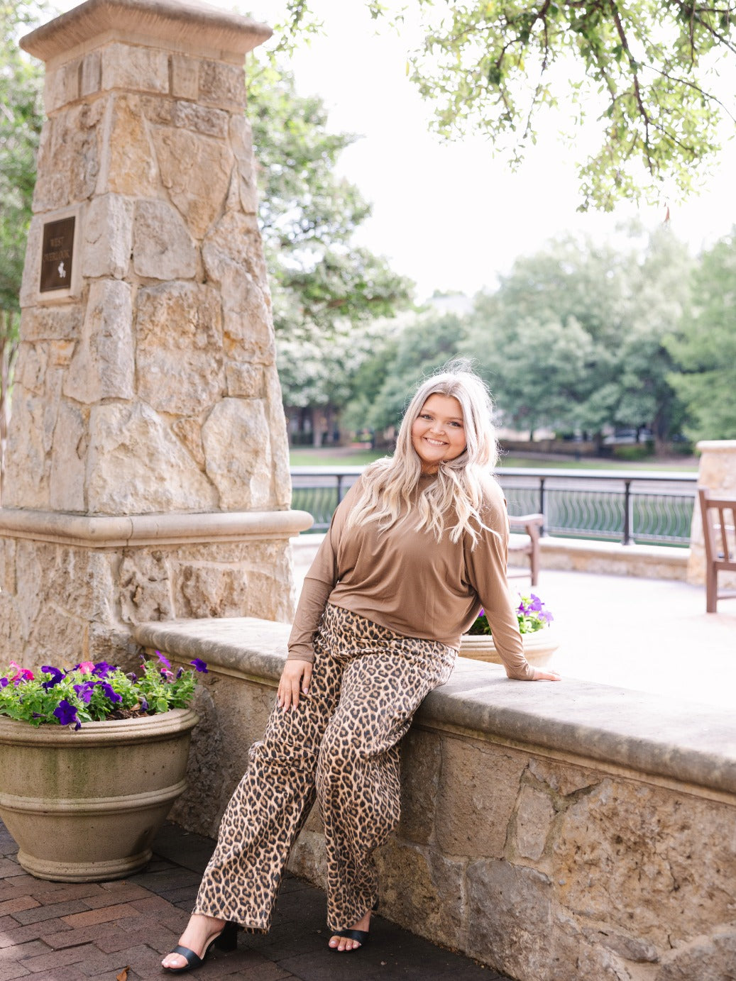 Long-sleeve Crewneck, Brown