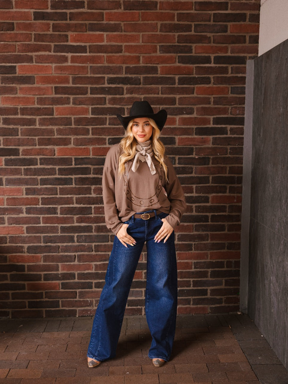 Horse Shoe on Light Weight Sweatshirt, Mocha